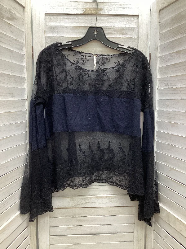 Top Long Sleeve By Free People In Black, Size: S