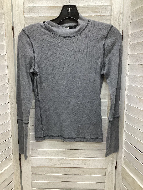 Top Long Sleeve By Free People In Grey, Size: S