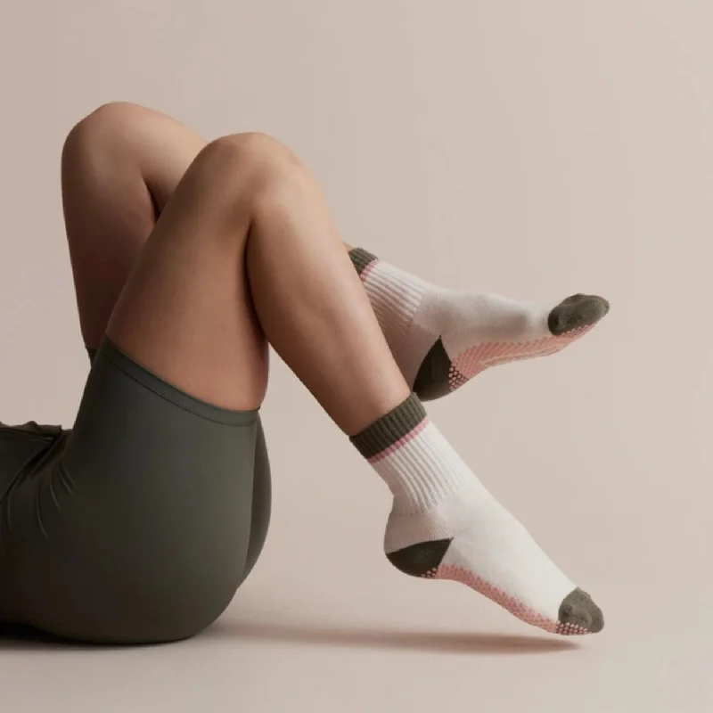 Classic Crew - Khaki/Pink Grip Socks (Barre / Pilates)